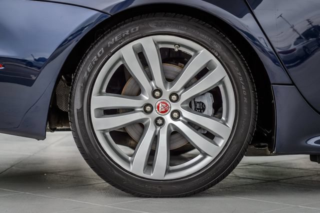 Used 2016 Jaguar XJ R-Sport AWD/4WD image 15