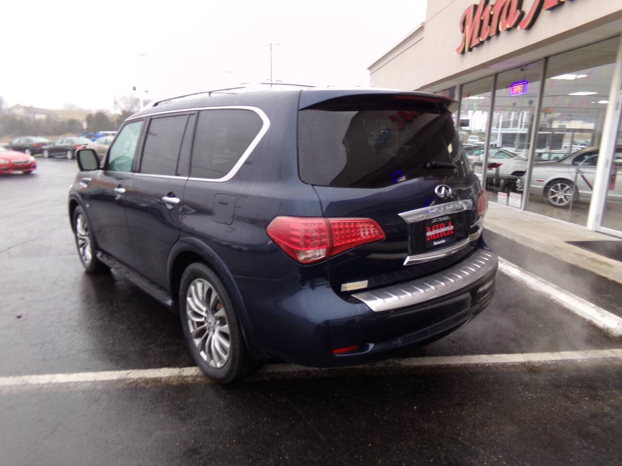 Used 2015 INFINITI QX80 4WD w/ Deluxe Technology Package image 5