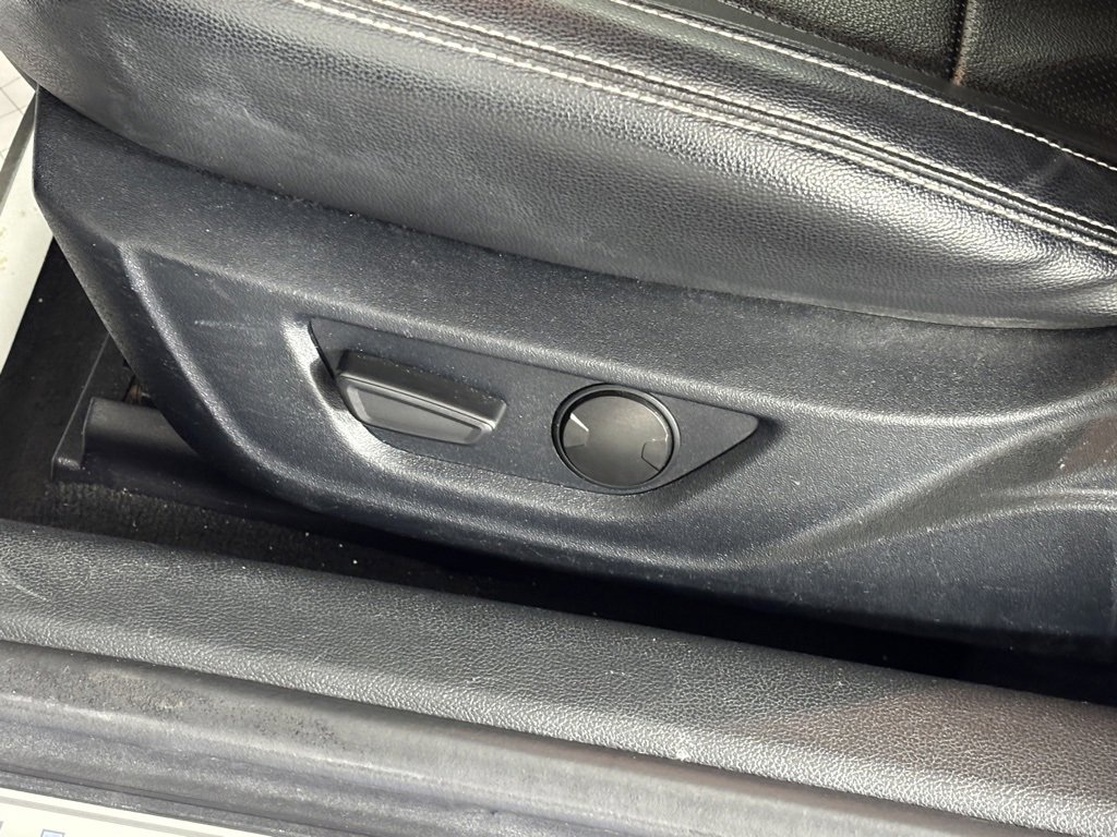 Used 2022 Ford Mustang Premium image 11