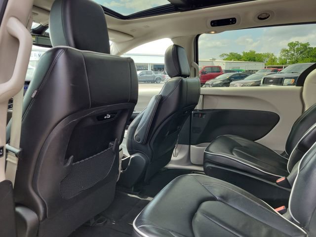 Used 2023 Chrysler Pacifica Limited image 10