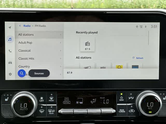 New 2024 Toyota Highlander XLE AWD/4WD image 12