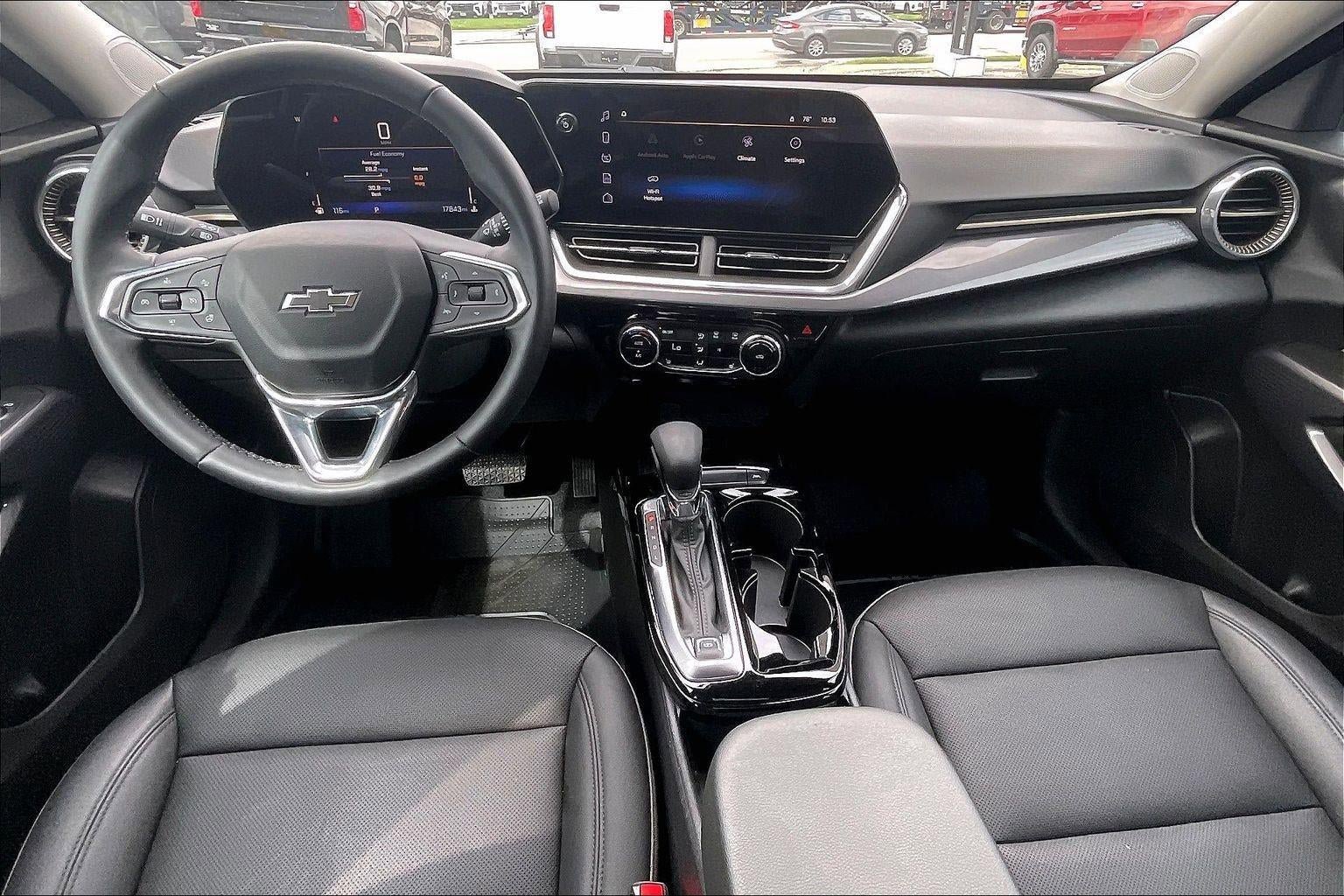 Used 2024 Chevrolet Trax ACTIV w/ Sunroof Package FWD image 16