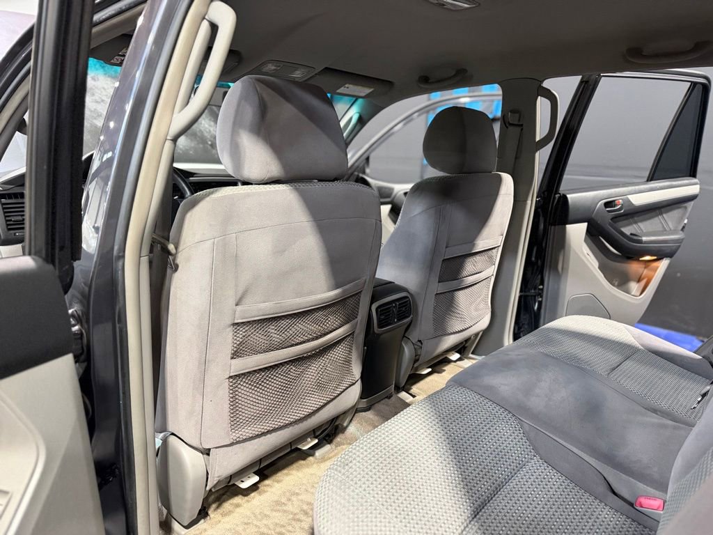Used 2005 Toyota 4Runner SR5 AWD/4WD image 18