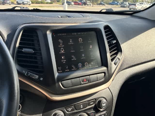 Used 2014 Jeep Cherokee Latitude FWD image 29