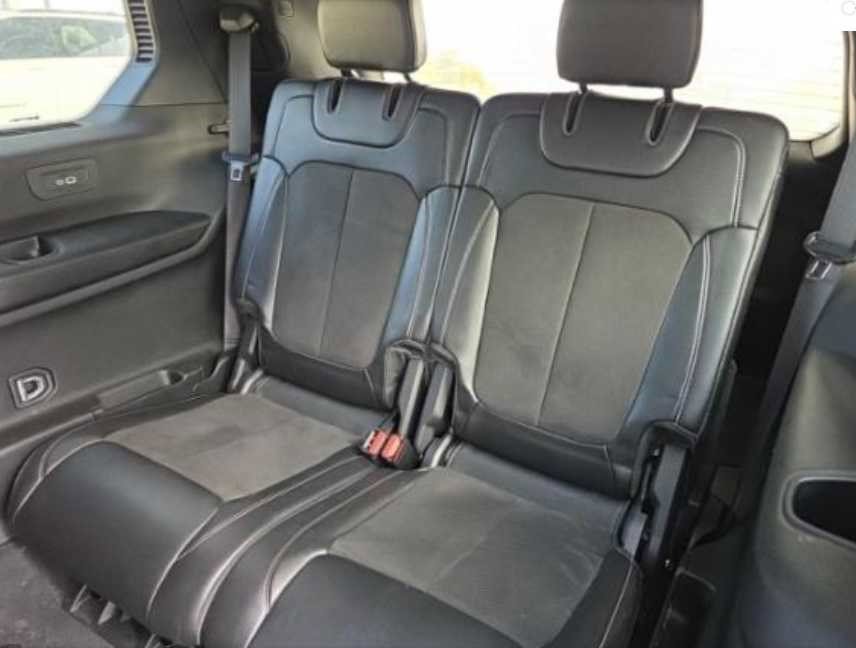 Used 2023 Jeep Grand Cherokee L Laredo image 5