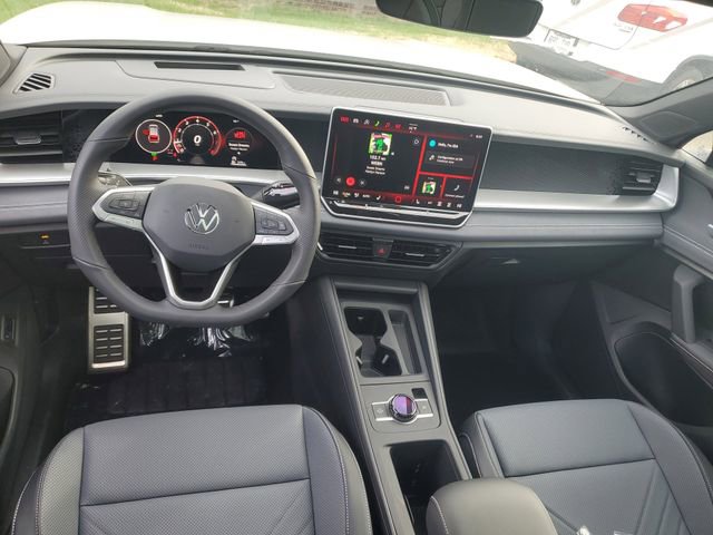 New 2026 Volkswagen Tiguan SE R-Line image 9