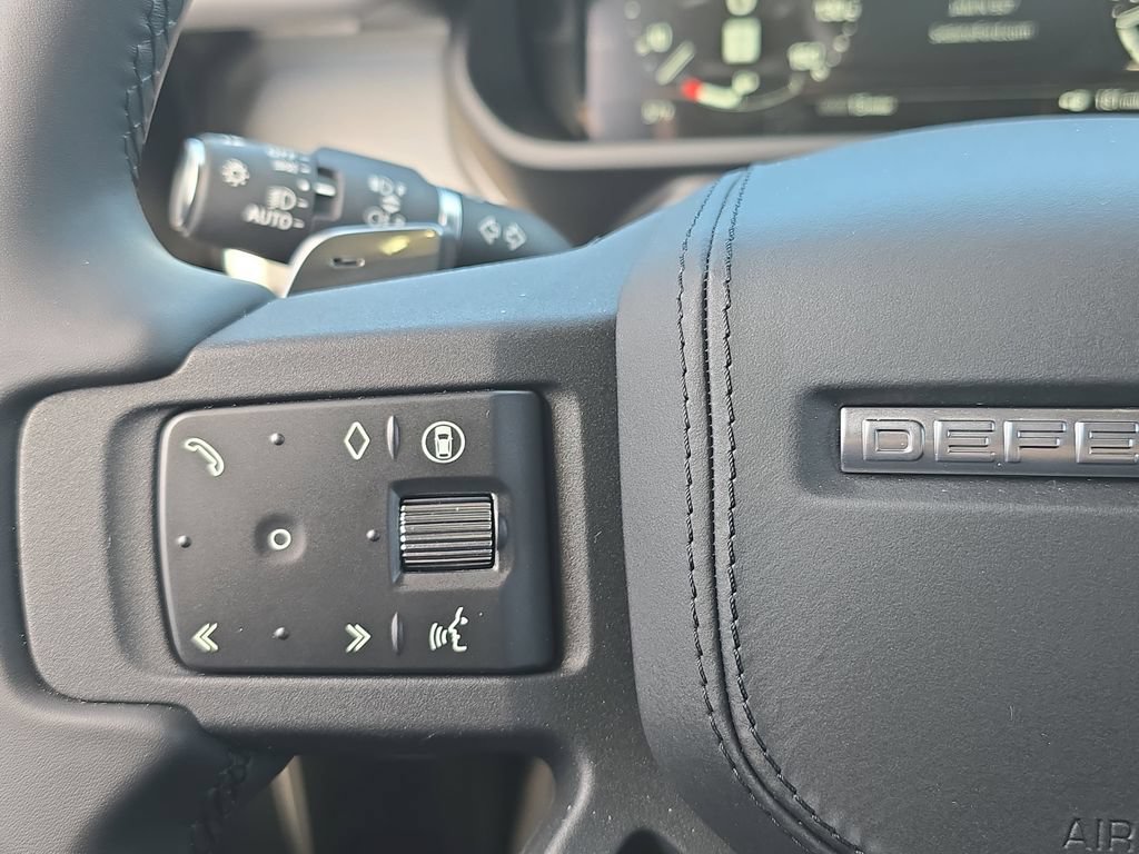 New 2026 Land Rover Defender 110 V8 AWD/4WD image 17