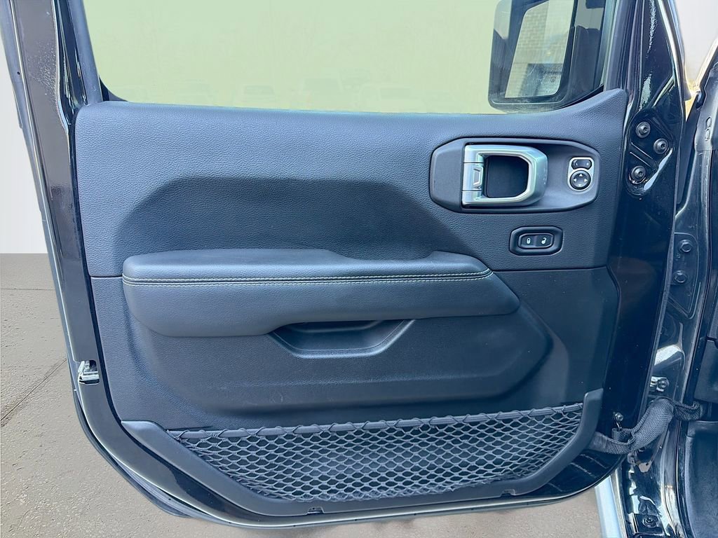 Used 2020 Jeep Wrangler Unlimited Rubicon w/ Dual Top Group image 23