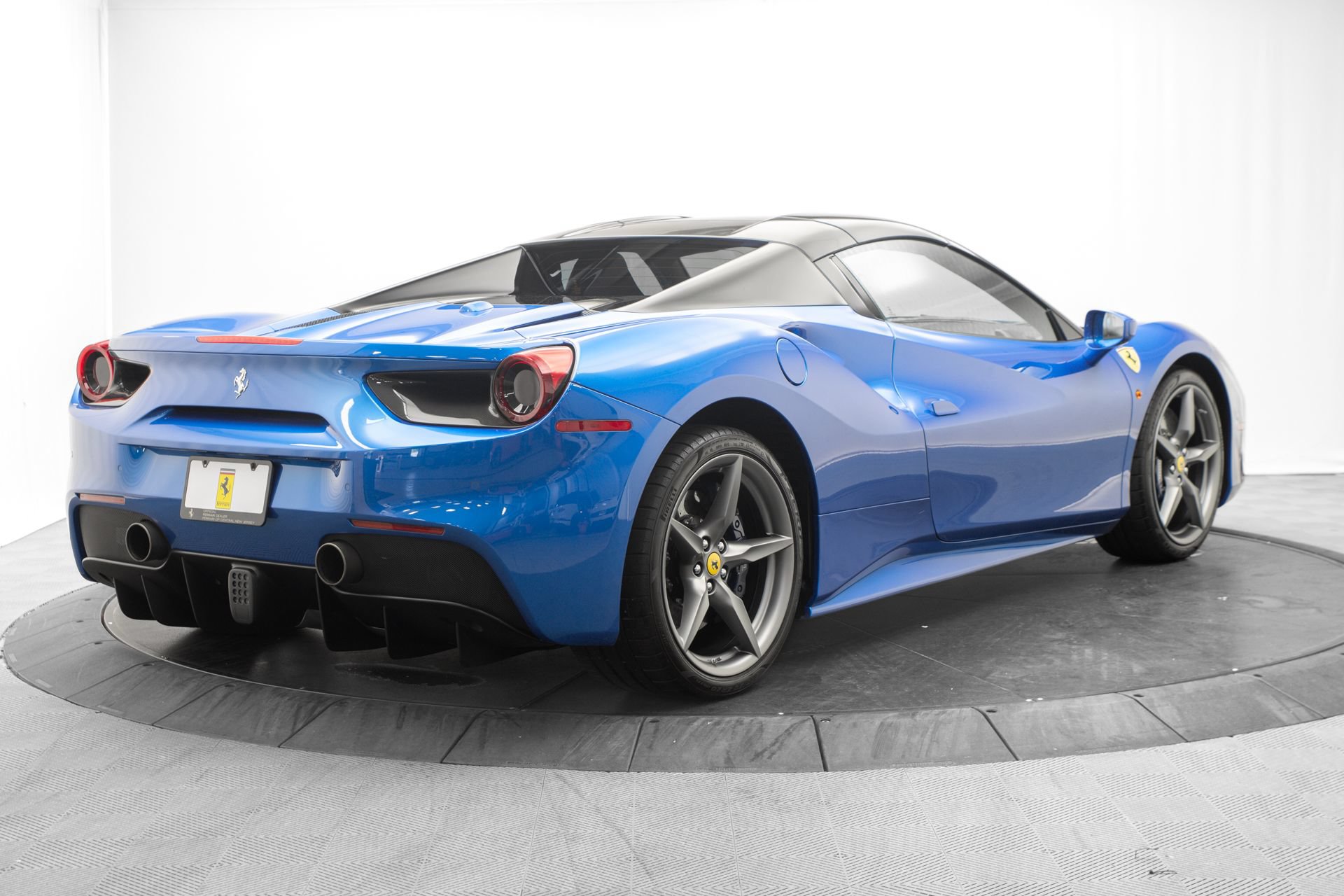 Used 2017 Ferrari 488 Spider RWD image 12