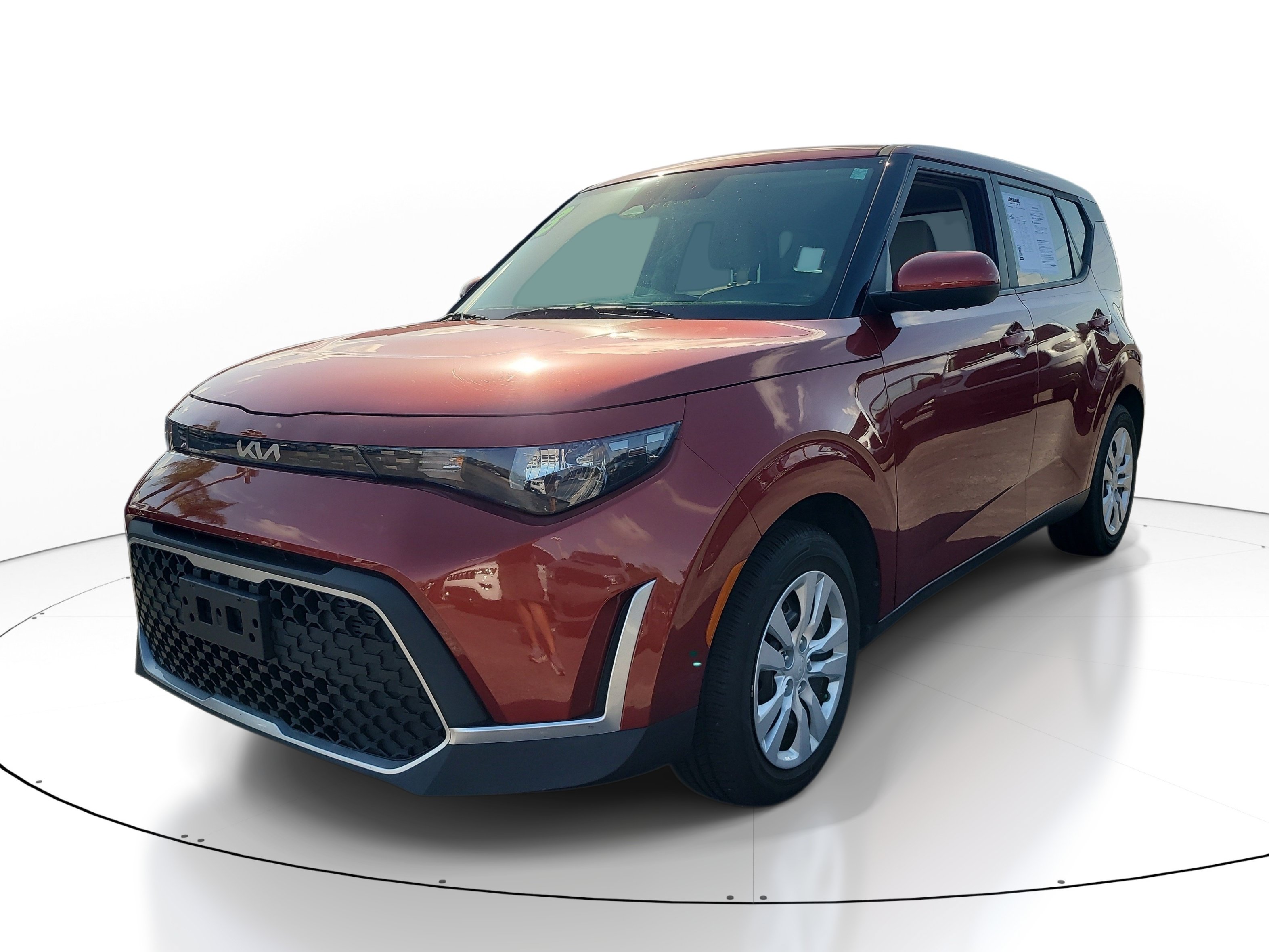 Used 2023 Kia Soul LX FWD image 3