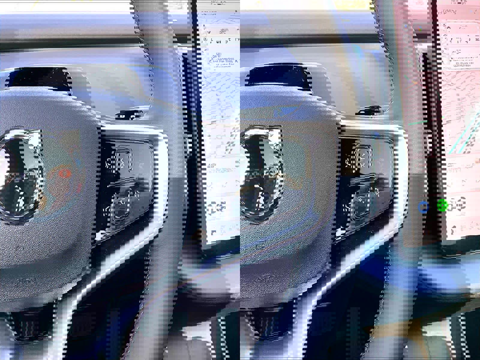 New 2025 Volvo EX30 Plus w/ Protection Package Premier image 18