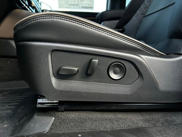 New 2026 GMC Canyon Denali w/ LPO, Denali Black Edition image 14