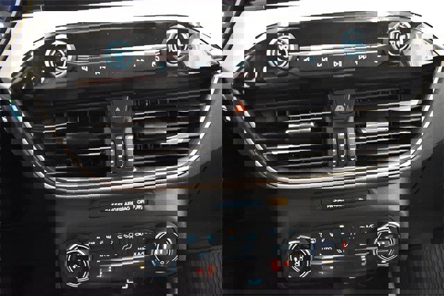 Used 2020 Ford Escape SE image 29