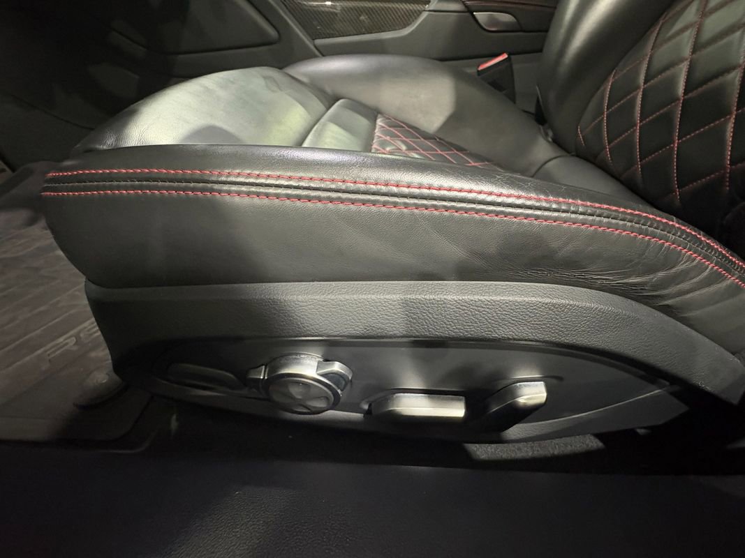 Used 2021 Audi R8 V10 w/ Premium Package image 11