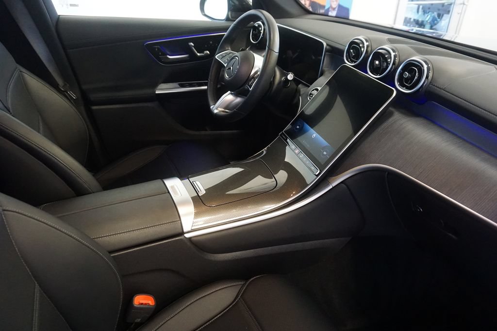 Used 2024 Mercedes-Benz GLC 300 4MATIC image 27