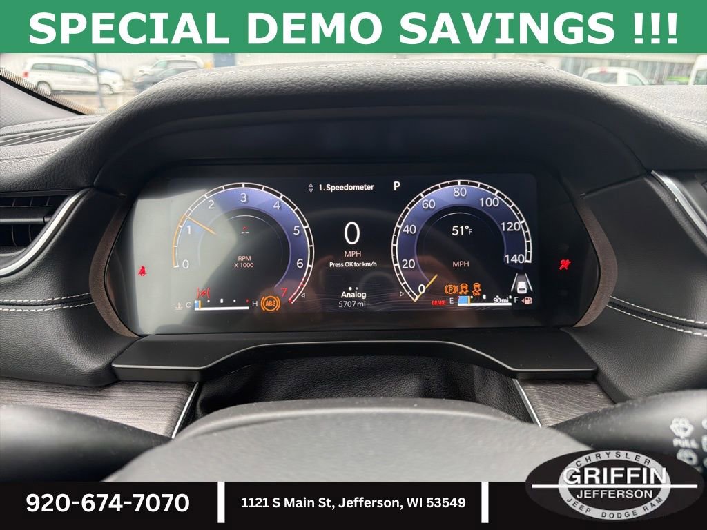 New 2025 Jeep Grand Cherokee Limited w/ Luxury Tech Group II image 19