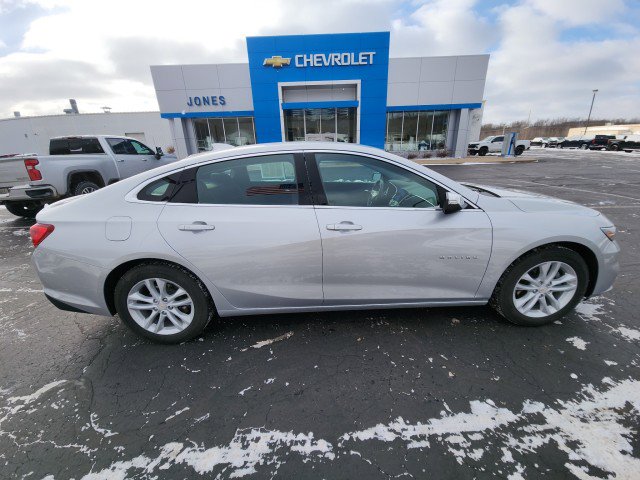Used 2016 Chevrolet Malibu LT w/ Driver Confidence Package image 6