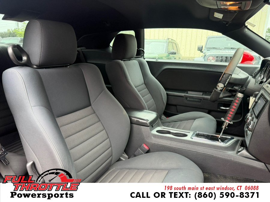Used 2010 Dodge Challenger SE RWD image 13