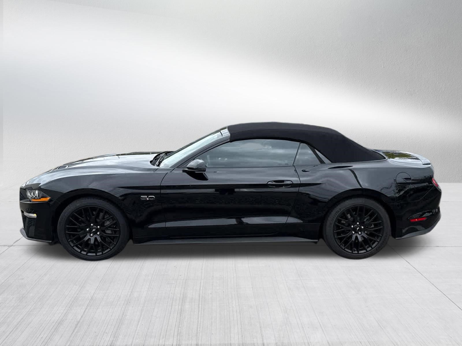 Used 2022 Ford Mustang GT Premium RWD image 4