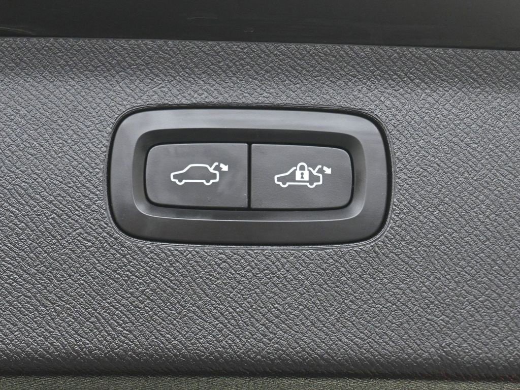 Used 2019 Volvo XC90 T6 Momentum w/ Protection Package Premier image 47