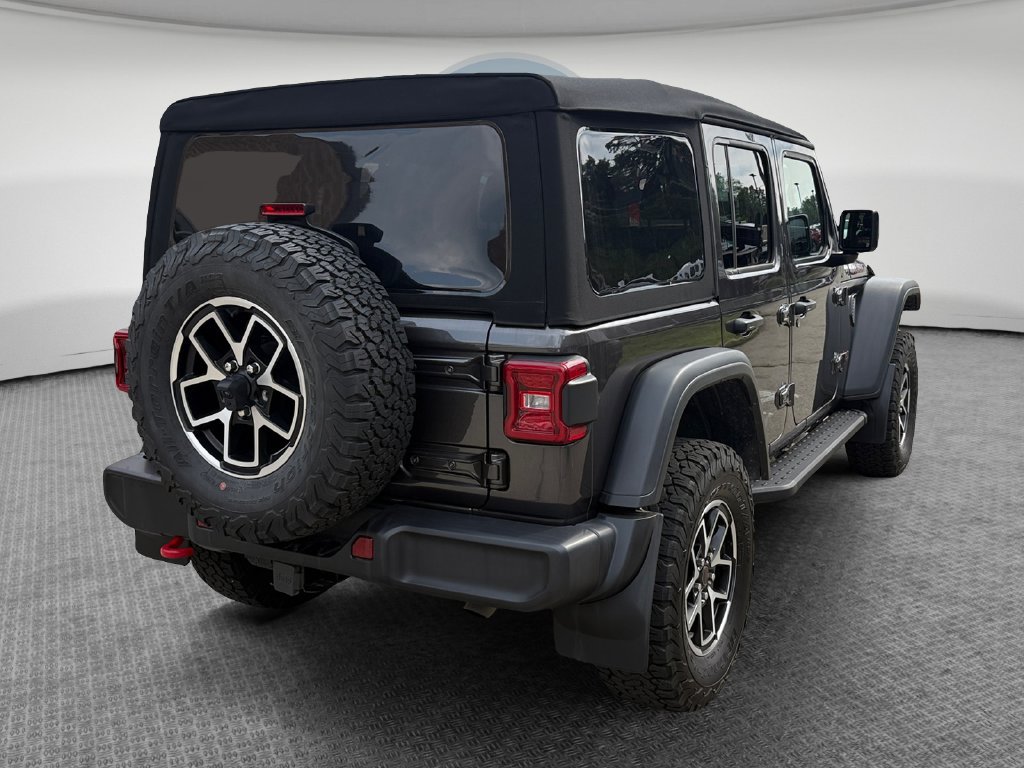 Used 2024 Jeep Wrangler Unlimited Rubicon w/ Convenience Group AWD/4WD image 3