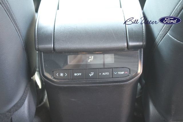 Used 2025 Toyota Highlander XSE AWD/4WD image 16