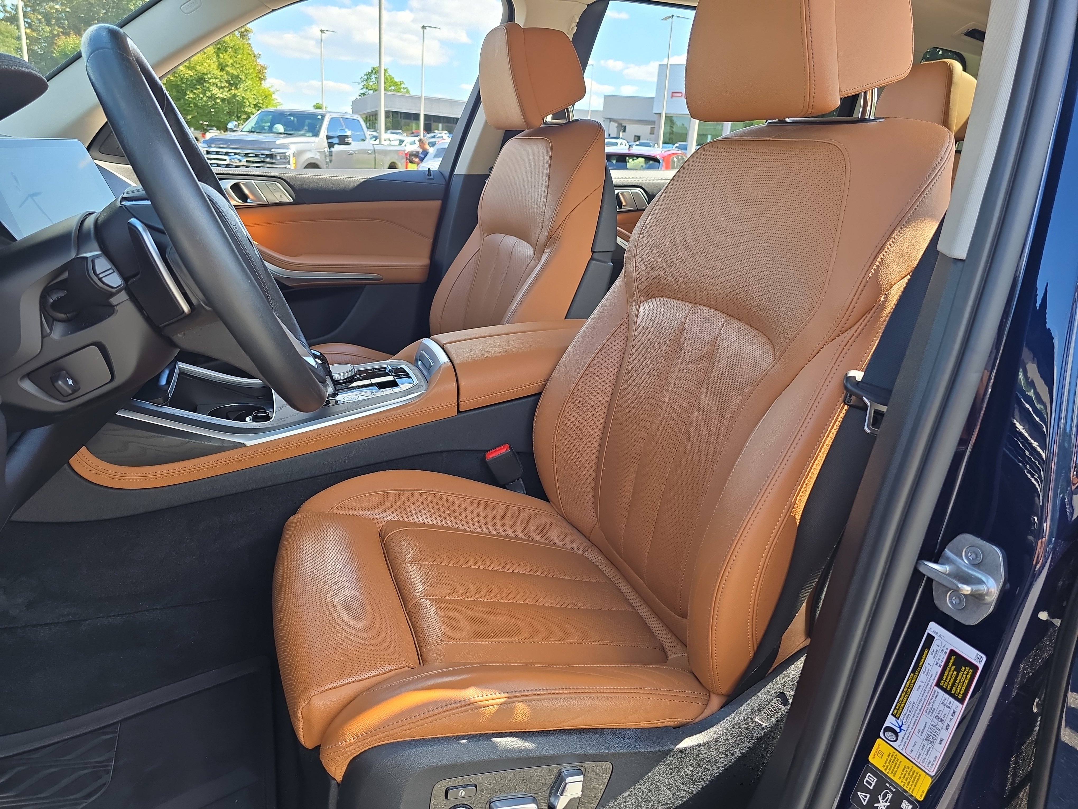 Used 2022 BMW X7 xDrive40i w/ Premium Package AWD/4WD image 19