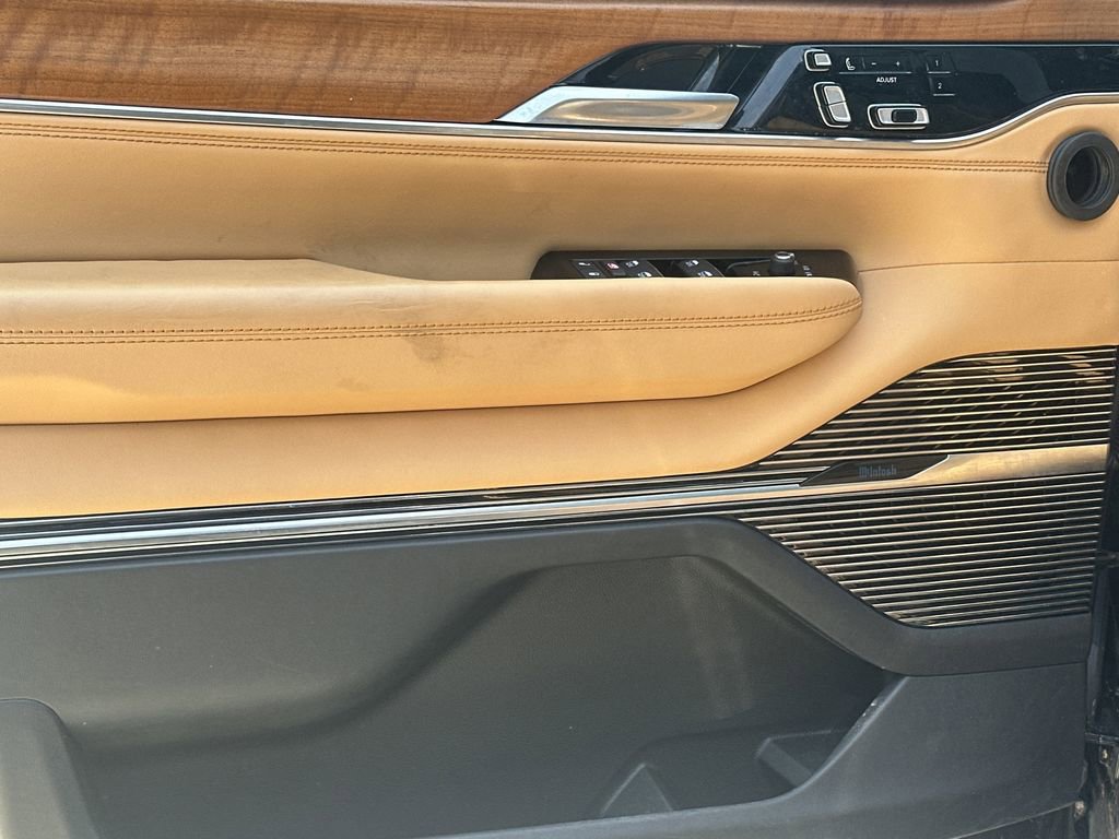 Used 2025 Jeep Grand Wagoneer L Series III w/ Rear Seat Video Group 1 image 10