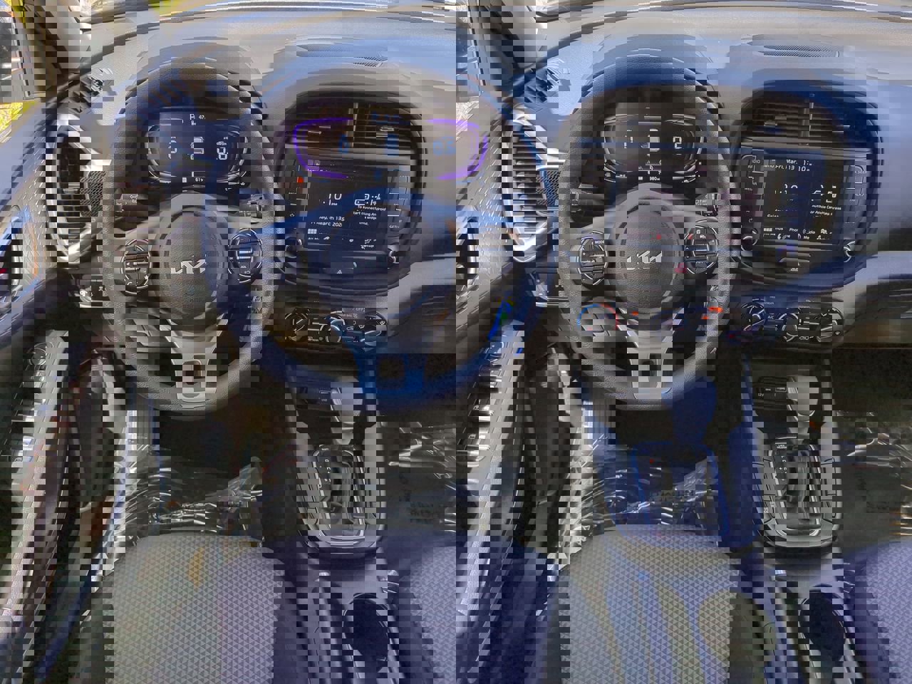 Certified 2025 Kia Soul LX image 16