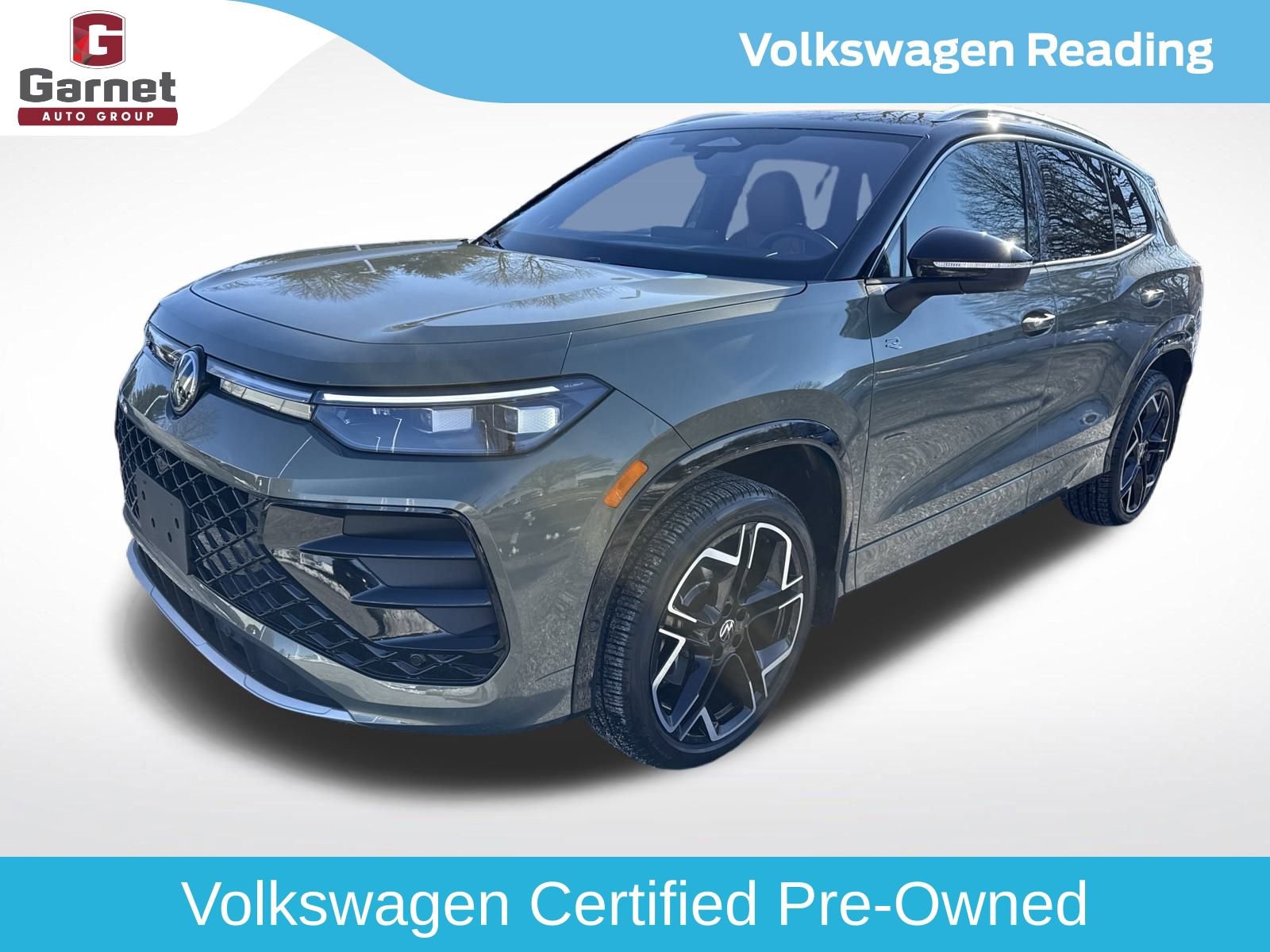 Certified 2025 Volkswagen Tiguan SEL R-Line image 1