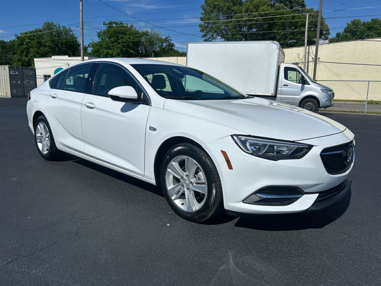Used 2018 Buick Regal Preferred w/ Sights and Sounds Package FWD image 3