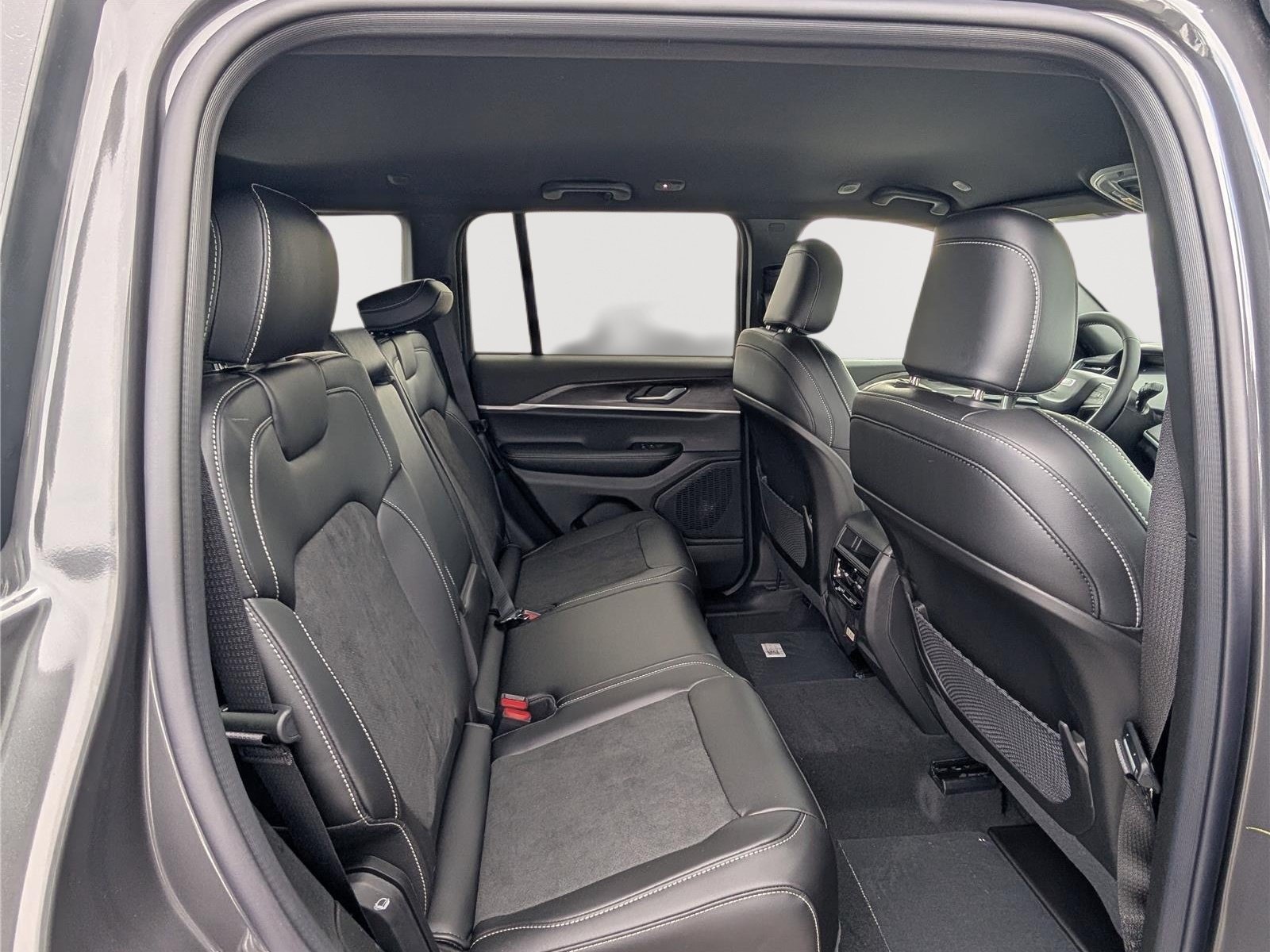 New 2026 Jeep Grand Cherokee Altitude AWD/4WD image 7