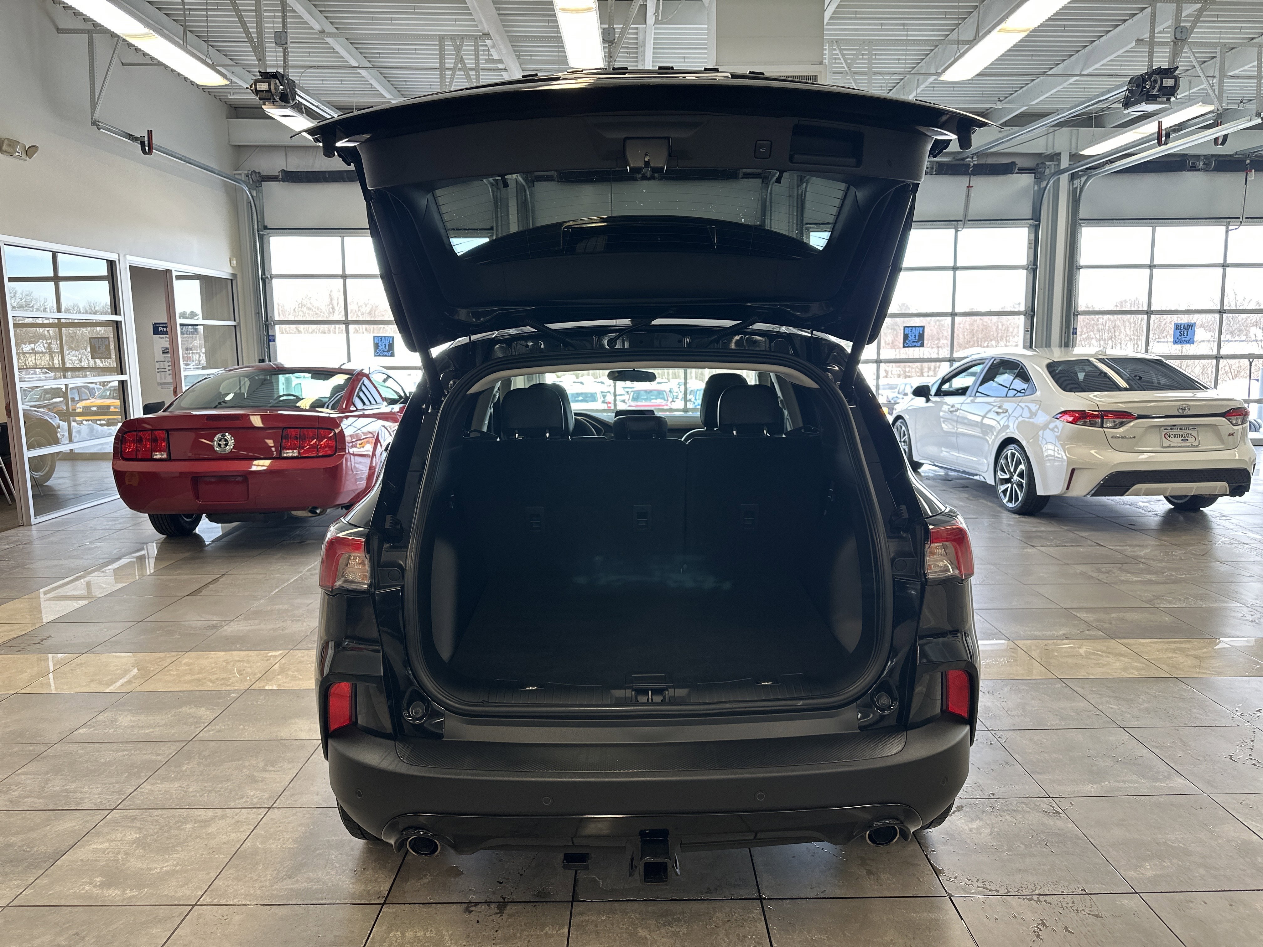 Used 2022 Ford Escape SEL w/ SEL Stealth AWD Package image 29