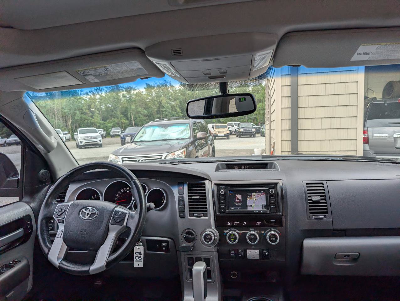 Used 2016 Toyota Sequoia Limited w/ Safety & Convenience Package AWD/4WD image 19