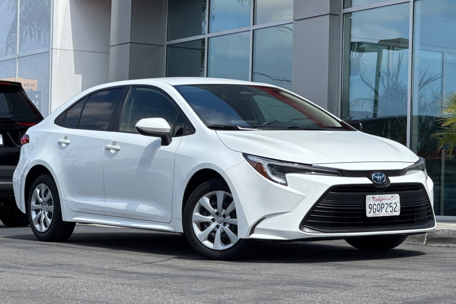 Used 2023 Toyota Corolla LE video 2