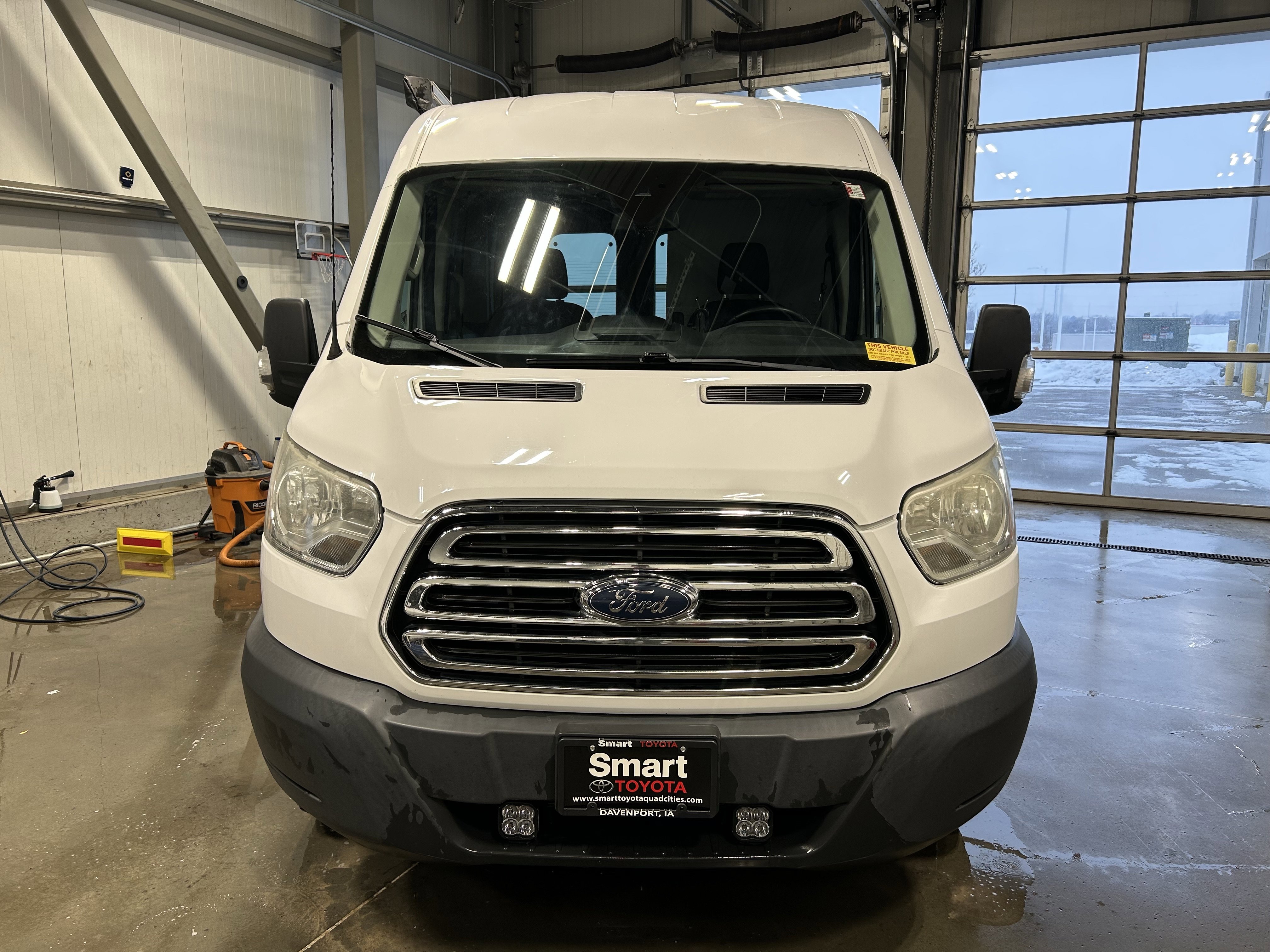 Used 2016 Ford Transit 150 XLT image 2