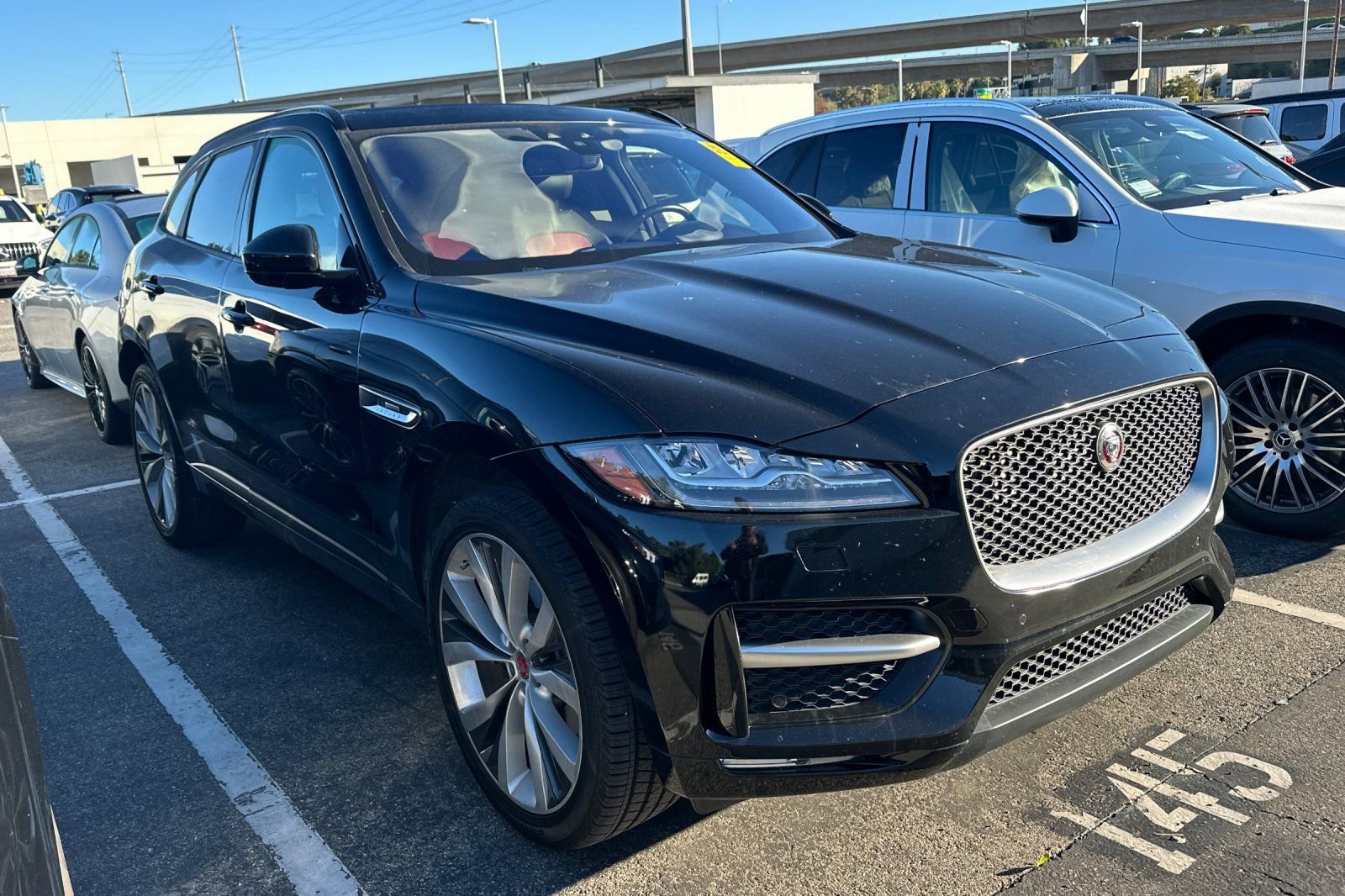Used 2018 Jaguar F-PACE R-Sport image 10