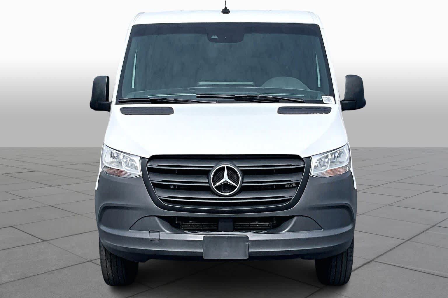 Used 2023 Mercedes-Benz Sprinter 2500 image 4