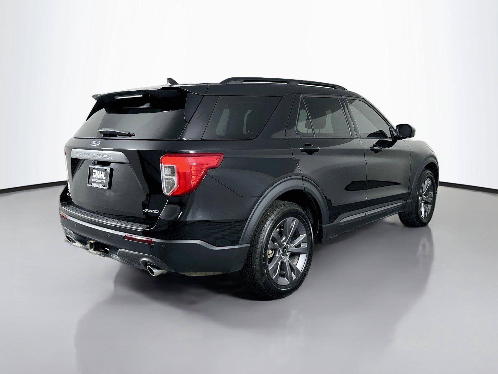 Used 2023 Ford Explorer XLT w/ Equipment Group 202A AWD/4WD image 13
