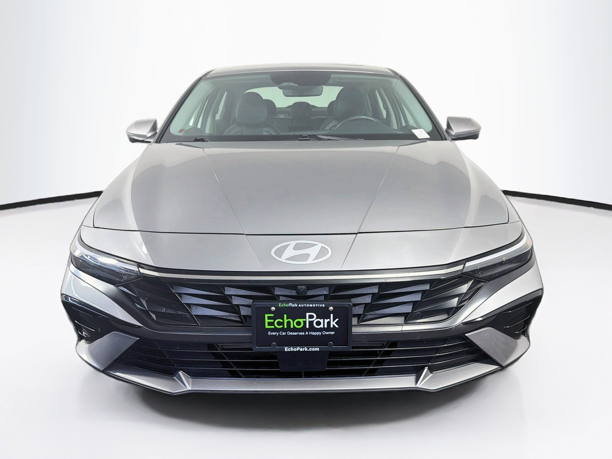Used 2024 Hyundai Elantra Limited FWD image 2