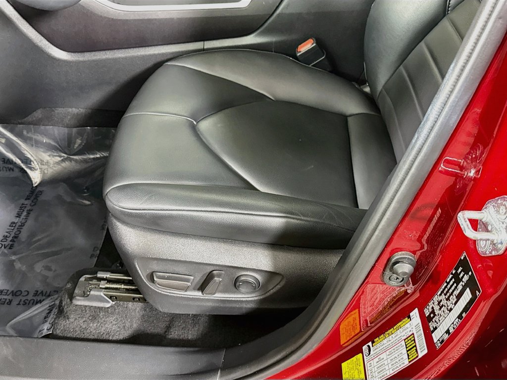 Certified 2022 Toyota Highlander XLE AWD/4WD image 25