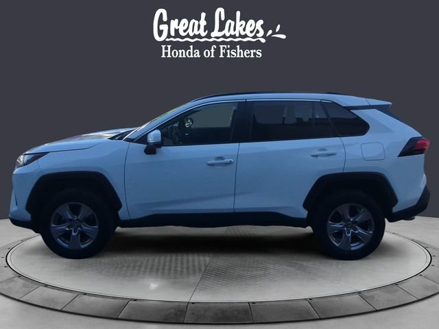 Used 2025 Toyota RAV4 XLE AWD/4WD image 2