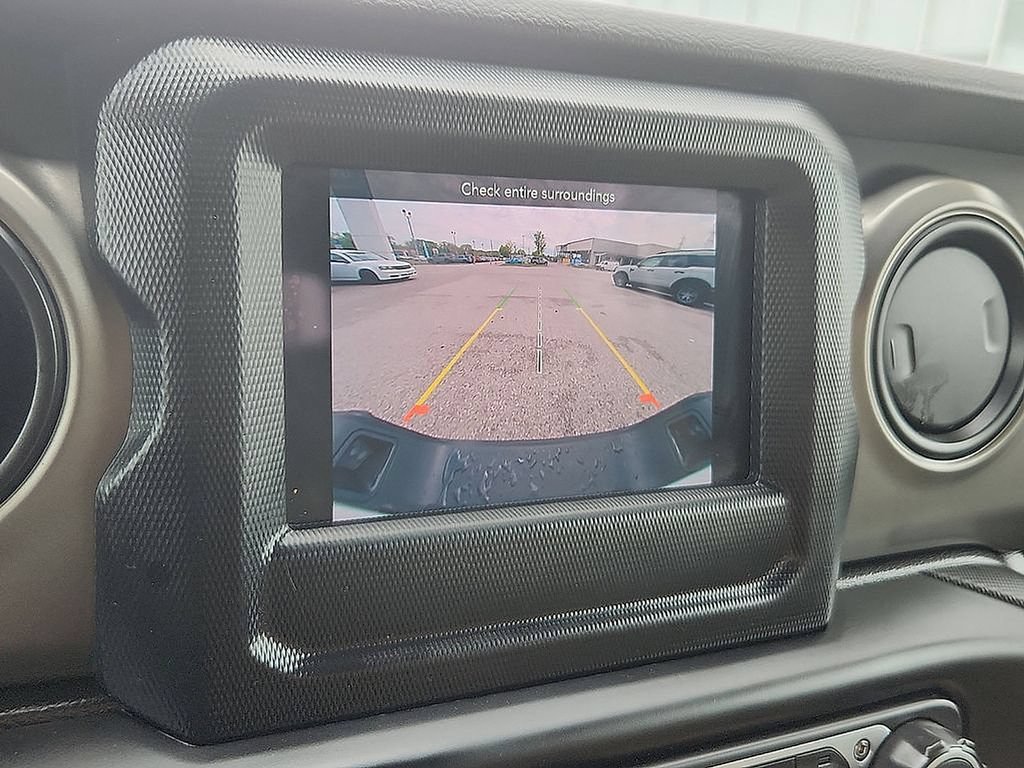 Used 2022 Jeep Gladiator Sport AWD/4WD image 12