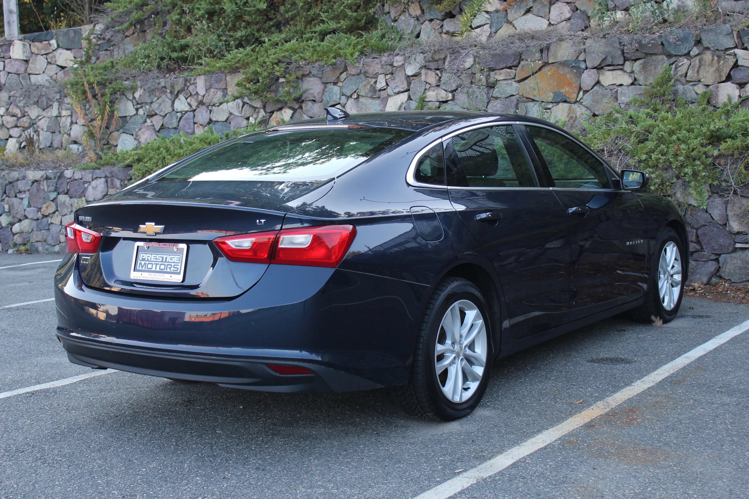 Used 2016 Chevrolet Malibu LT FWD image 9