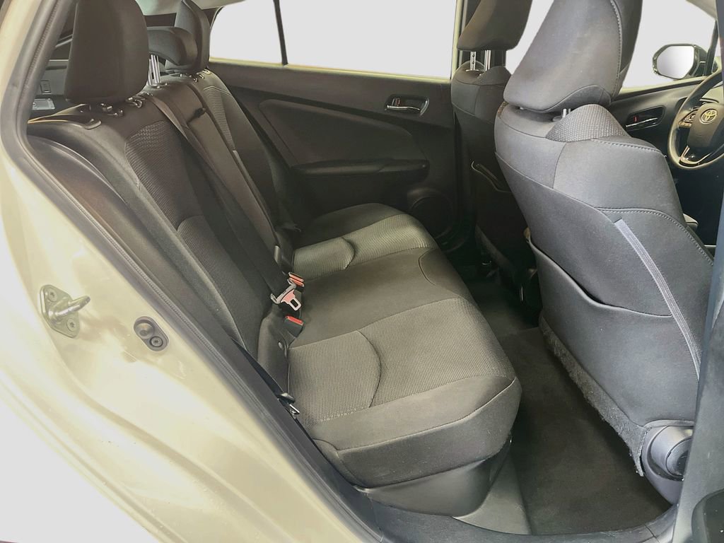 Used 2020 Toyota Prius LE AWD/4WD image 25