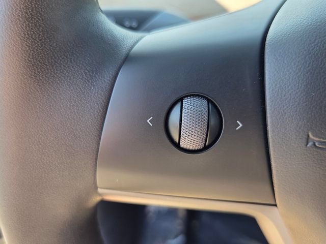 Used 2024 Tesla Model Y Long Range RWD image 27