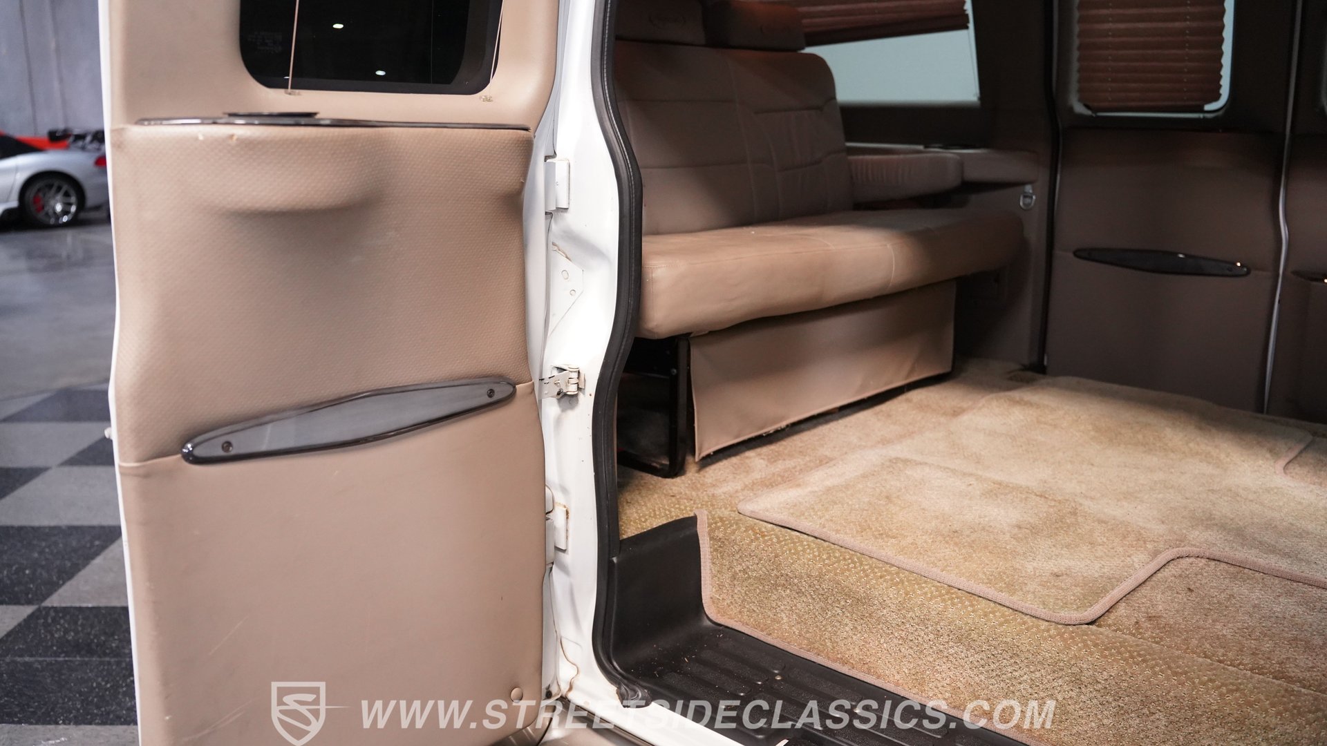 Used 2007 Chevrolet Express 1500 w/ Preferred Equipment Group RWD image 39