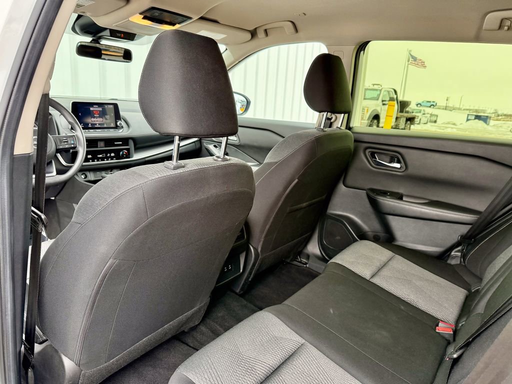 Used 2024 Nissan Rogue SV image 12