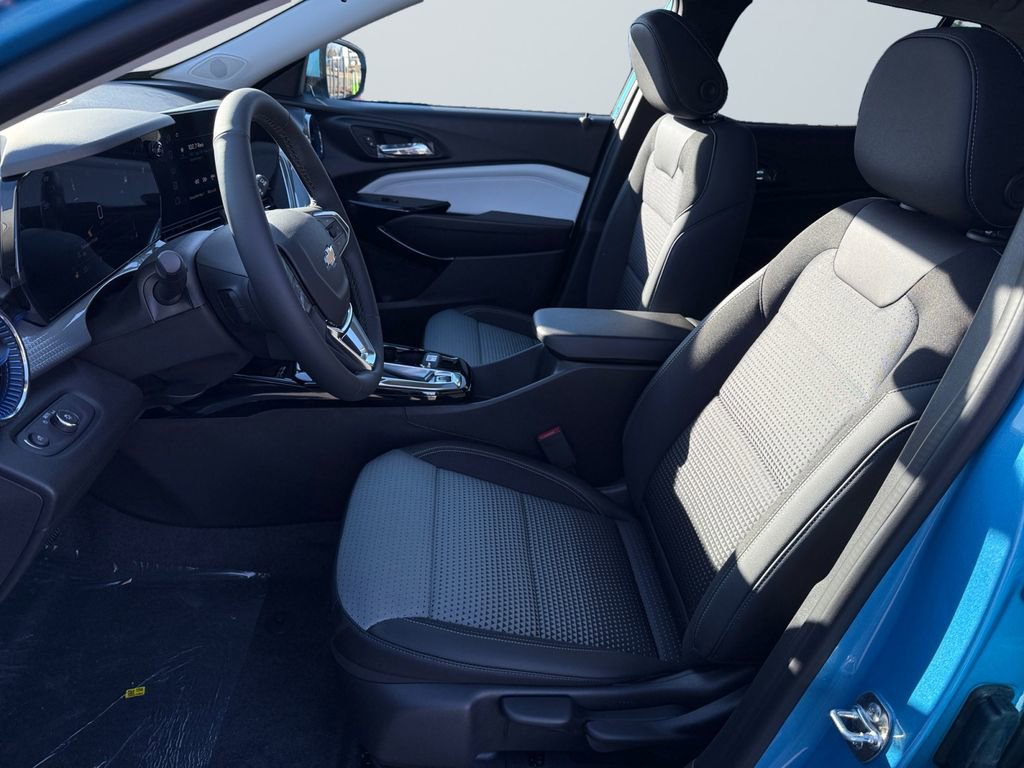 New 2026 Chevrolet Trax LT w/ Sunroof Package image 9