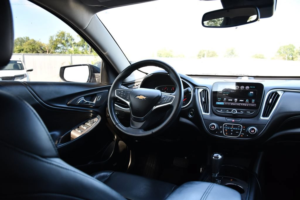 Used 2018 Chevrolet Malibu Hybrid w/ Leather Package FWD image 21
